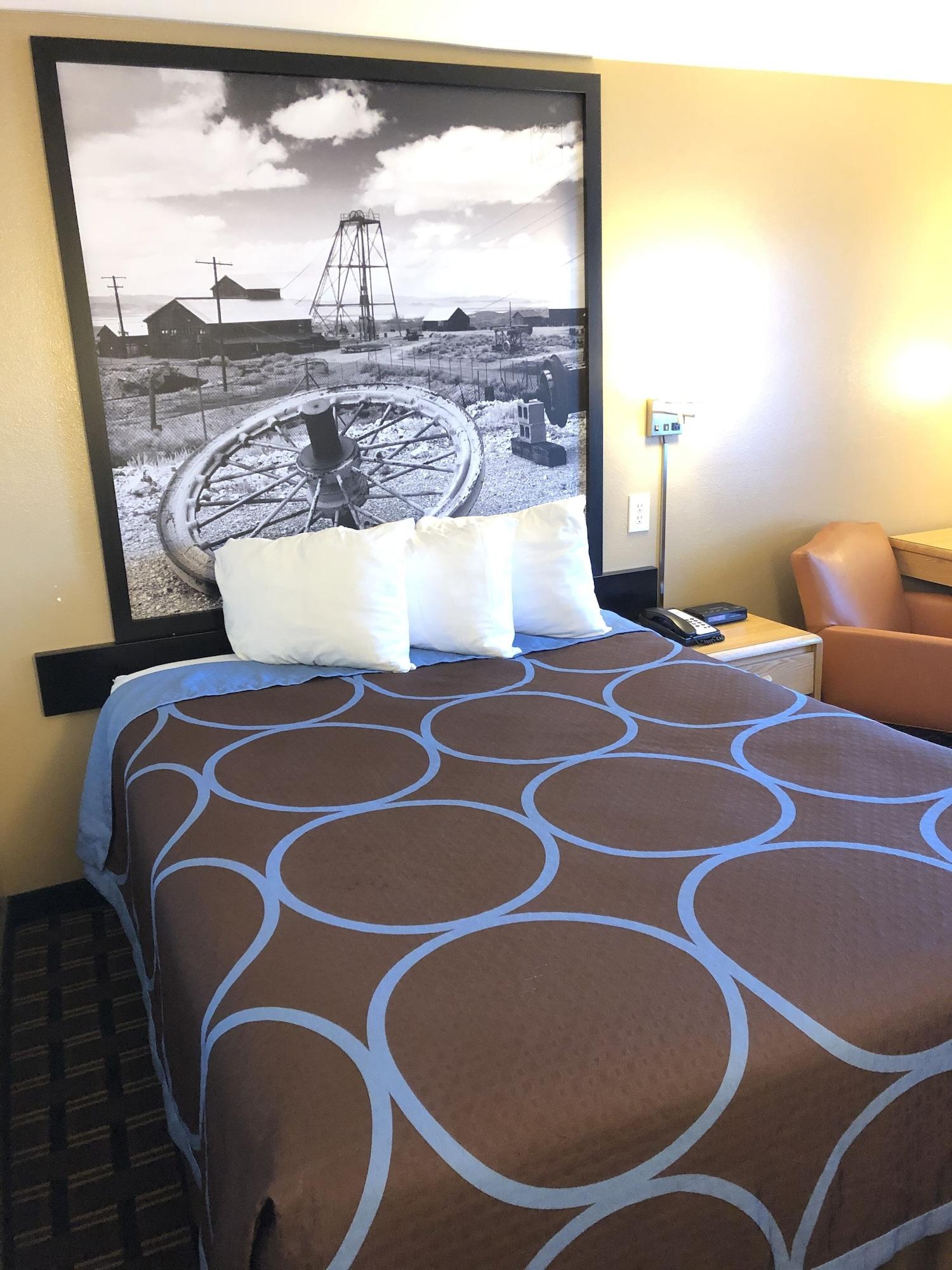 Super 8 By Wyndham Carson City Lake Tahoe Exterior photo