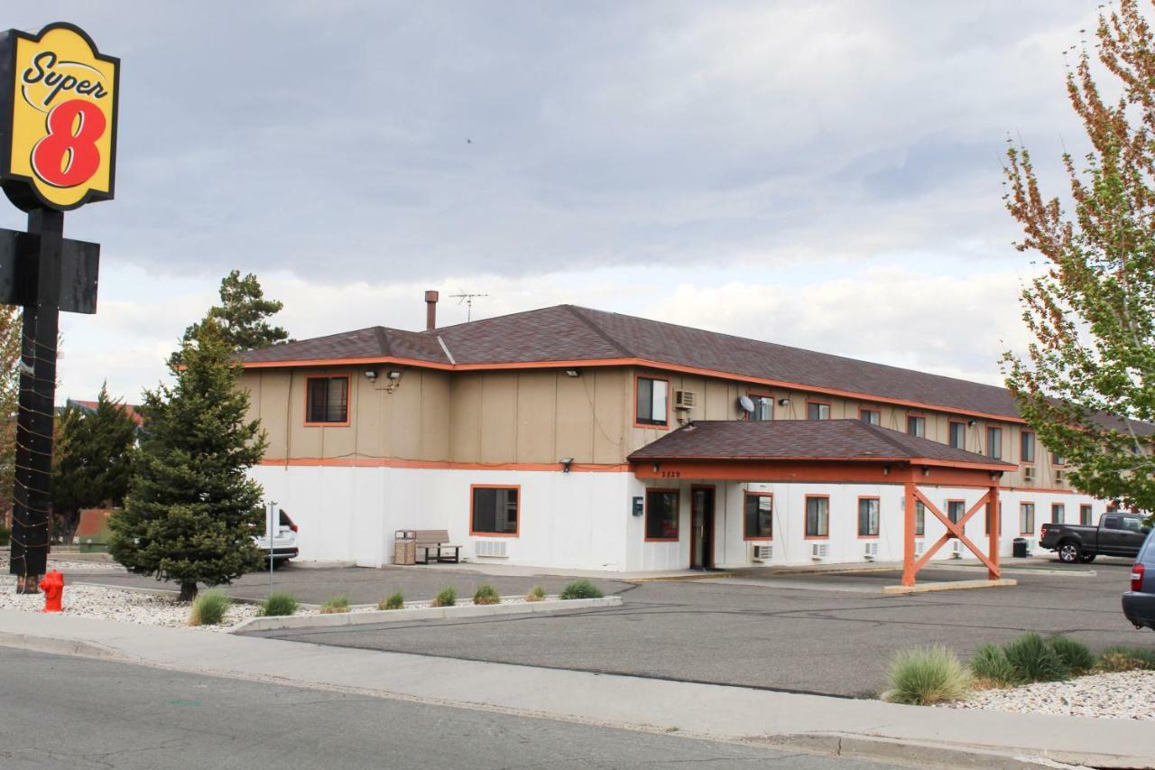 Super 8 By Wyndham Carson City Lake Tahoe Exterior photo